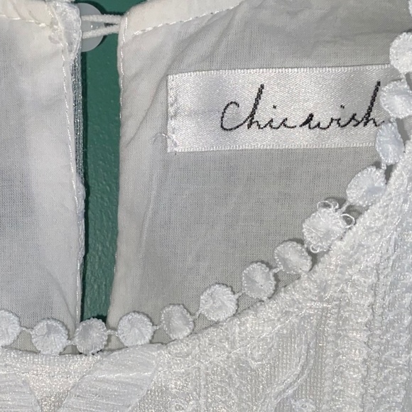 Chickwish size medium white lace top like new - Picture 4 of 9